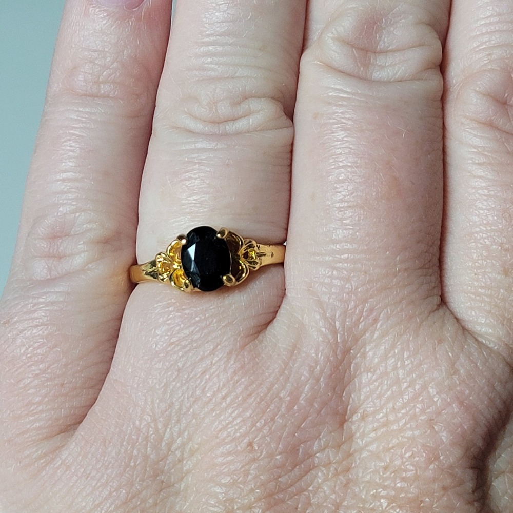 Vintage Gold Tone Black Onyx Oval Filigree‎ Cocktail Ring Size 8.25